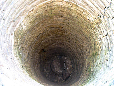 ماهو سر هلاك الاخوة الثلاثة داخل بئر؟